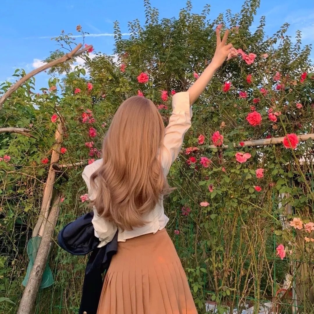 公寓里的两个女人